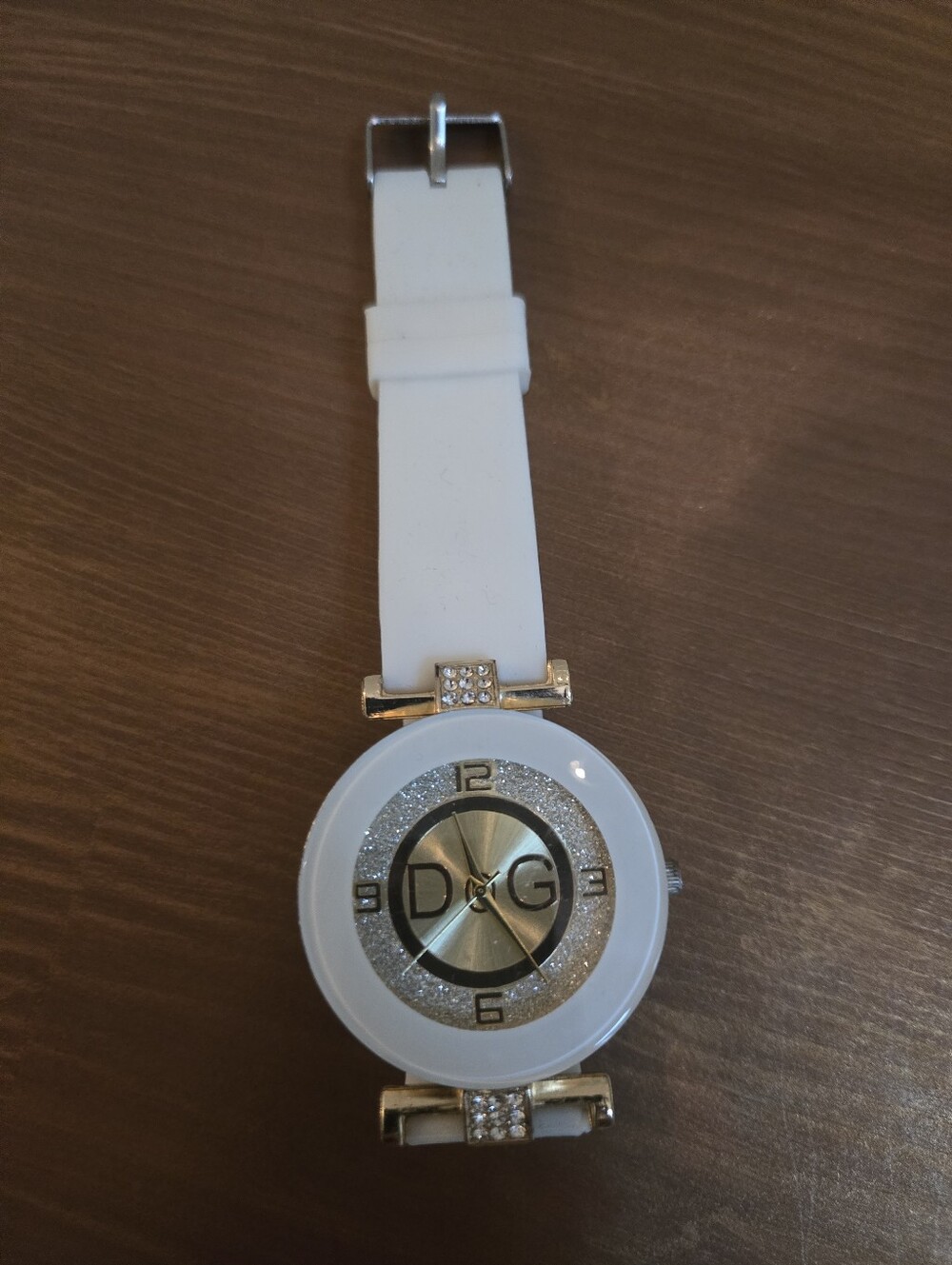 D&G White and Gold Women's Crystal Accent Fashion Smartwatch